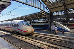 ICE 3 Baureihe 407und TGV Euroduplex im Gare de l´Est, Paris  © 12.09.2016 Andre Werske