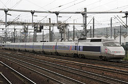 TGV-PSE auf dem Weg nach Lille bei St. Denis  © 19.07.2005 Andre Werske