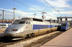 TGV-PSE fährt in Marseille ein.  © 10/2000 Andre Werske
