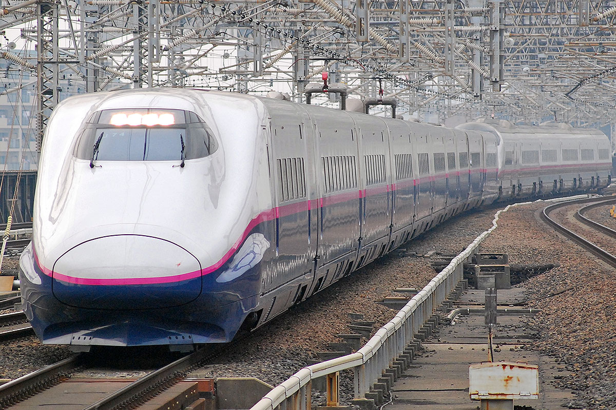 shinkansen-hochgeschwindigkeitszug-der-baureihe-e2-f-r-japan