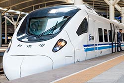 CJ-1 als D7725 im Bahnhof Dalianbei. © 20.02.2018 Saa350 (CC BY-SA 4.0)