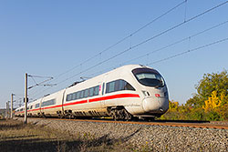 ICE T zwischen Leinachtalbrücke und Bartelsgrabentalbrücke.  © 11.10.2015 Andre Werske