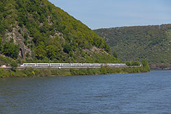 ICE 4 bei Versuchsfahrten am Mittelrhein zwischen Sankt Goar und Boppard.  © 05.05.2016 Andre Werske