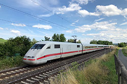 ICE 1 bei Würzburg-Heidingsfeld.  © 10.07.2021 Andre Werske