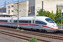 ICE 3 Baureihe 403 im Bahnhof Siegburg/Bonn  © 16.06.2023 Andre Werske