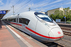 ICE 3neo Baureihe 408 im Bahnhof Siegburg/Bonn  © 16.06.2023 Andre Werske