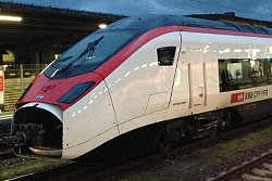 EC250 Giruno Hochgeschwindigkeitszug in Würzburg Hbf.