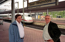 ICE 1, Fahrer und Belgeitperson der DB in Kassel-Wilhelmshöhe.