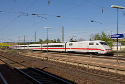 ICE 1 bei der Durchfahrt vom Bahnhof in Rottendorf  © 30.04.2012 Andre Werske