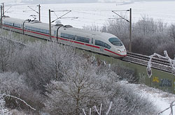 ICE 3 auf NBS Hannover-Würzburg bei Leinach