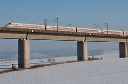 ICE 3 auf NBS Hannover-Würzburg bei Leinach  © 04.12.2010 Andre Werske