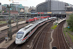 ICE-TD fährt aus Hamburg Hbf aus  © 29.06.2011 Andre Werske