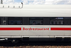 ICE 3, Baureihe 407 bei Versuchsfahrt in Würzburg Hbf: Bordrestaurant.  © 24.06.2014 André Werske