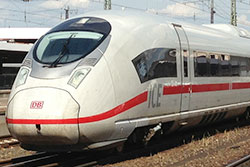ICE 3, Baureihe 407 bei Versuchsfahrt in Würzburg Hbf.  © 24.06.2014 André Werske
