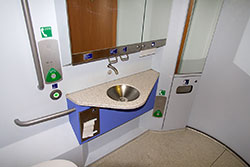 WC im ICE 3 Baureihe 407 
