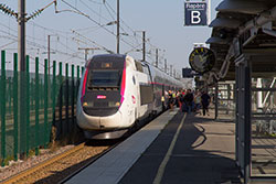 TGV Duplex an der LGV Nord im Gare TGV Haute Picardie.  © 14.09.2016 Andre Werske