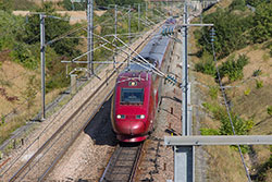 Thalys PBKA an der LGV Nord in der Nähe vom Gare TGV Haute Picardie.