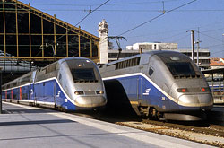 Zwei TGV Duplex in Marseille