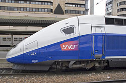 TGV Duplex mit neuem Logo in Paris Gare de Lyon