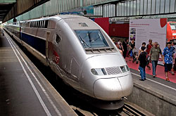 TGV-POS und eine Baureihe 146  © 26.05.2007 Andre Werske