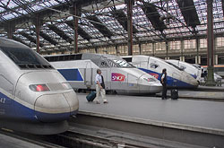 TGV Duplex und TGV Réseau im Bahnhof Paris Nord  © 19.07.2005 Andre Werske
