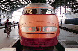 TGV-PSE in alter orangener Farbgebung in Paris – 10/2000 © Andre Werske