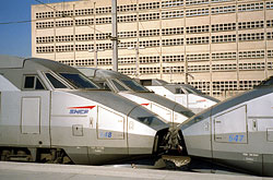 Nasenvergleich: drei TGV-R und ganz hinten ein TGV-PSE.  © 09/2003 Andre Werske