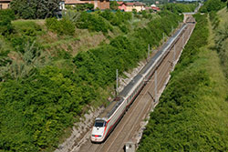 ETR 500 Frecciabianca als Eurostar Italia 9483 in San Giorgio in Salici.  © 19.08.2015 Lukas Kriwetz