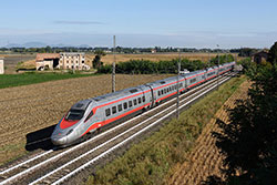 ETR 610 (Frecciargento) bei Rovigo in der Region um Padua, Italien.