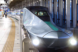 Alfa-X Shinkansen-Versuchszug in Sendai