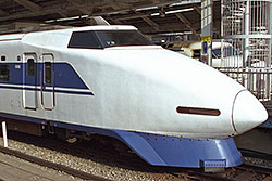 Shinkansen Serie 100 – 2000 © Dave Fossett