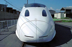 Shinkansen Serie 800 –  © Christopher P. Hood