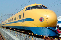 Shinkansen-Messzug "Doctor Yellow" Serie 0 –  © Shinji Iwai