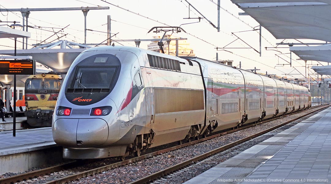 Al Boraq Doppelstock-TGV in Tanger, Marokko.