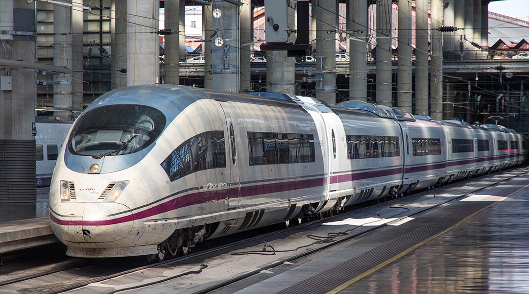 AVE S-103 in Madrid Puerta de Atocha