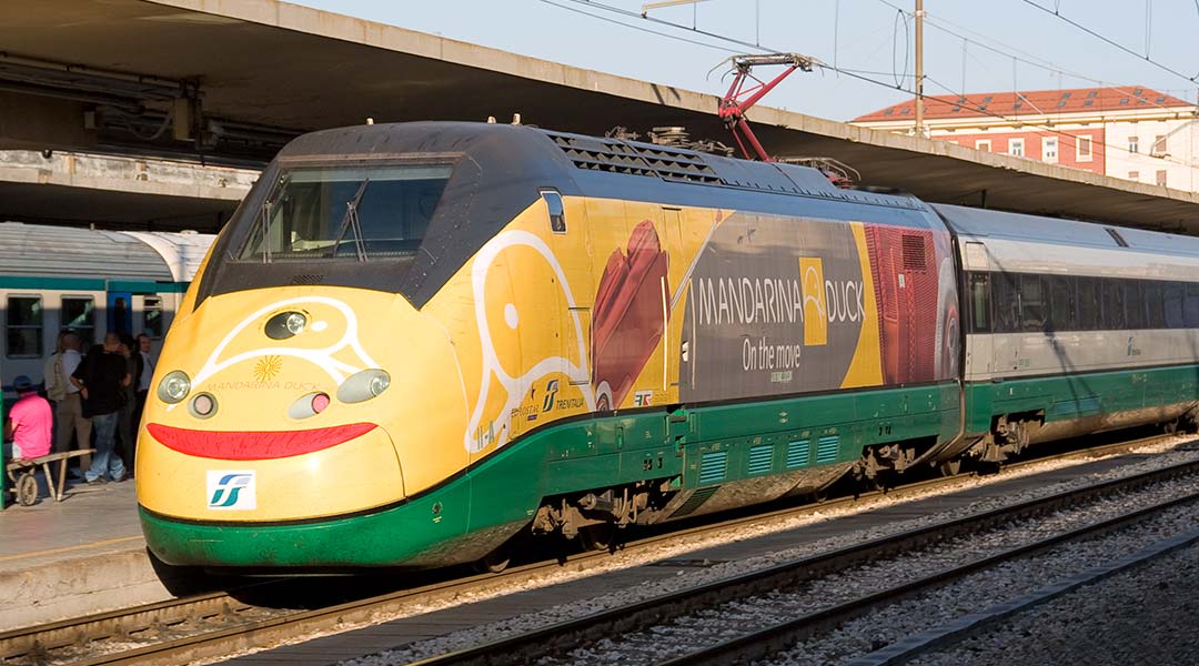 ETR 500 Politensione Mandarin Duck im Bahnhof Bologna Centrale