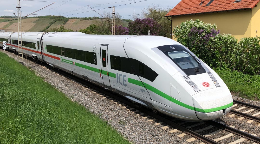 ICE 4 in Würzburg-Heidingsfeld