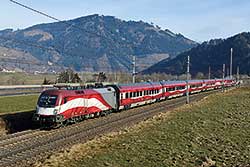 railjet-Garnitur 249 mit verdreht gereihter 1116.  © 26.01.2016 Lukas Kriwetz