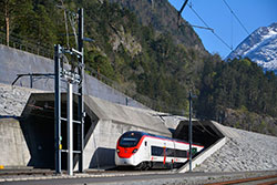 Giruno RABe 501 am Gotthard-Basistunnel.  © 18.04.2022 Matthias Kümmel