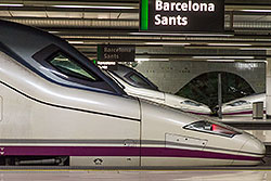 AVE Serie 102 im Bahnhof "Barcelona Sants".  © 04.09.2013 André Werske