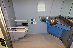 AVE Serie 103: Geräumiges Behinderten-WC