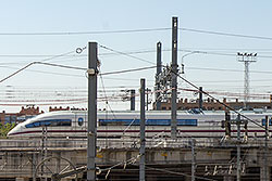 AVE Serie 103 im Bahnhofsareal "Madrid Puerta de Atocha".  © 04.09.2013 André Werske