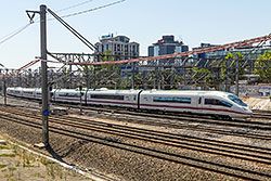 AVE Serie 103 im Bahnhofsareal "Madrid Puerta de Atocha".  © 04.09.2013 André Werske