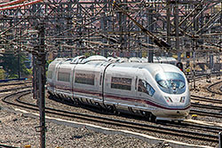 AVE Serie 103 im Bahnhofsareal "Madrid Puerta de Atocha".  © 04.09.2013 André Werske