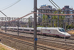 AVE Serie 112 im Bahnhofsbereich von "Madrid Puerta de Atocha".  © 04.09.2013 André Werske