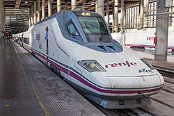 AVE Serie 112 im Bahnhof "Madrid Puerta de Atocha".  © 04.09.2013 André Werske